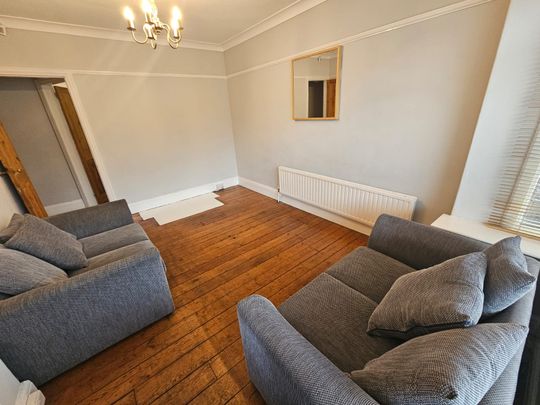 3 Bed - 31 Wilton Grove, Leeds - LS6 4ES - Student - Photo 1