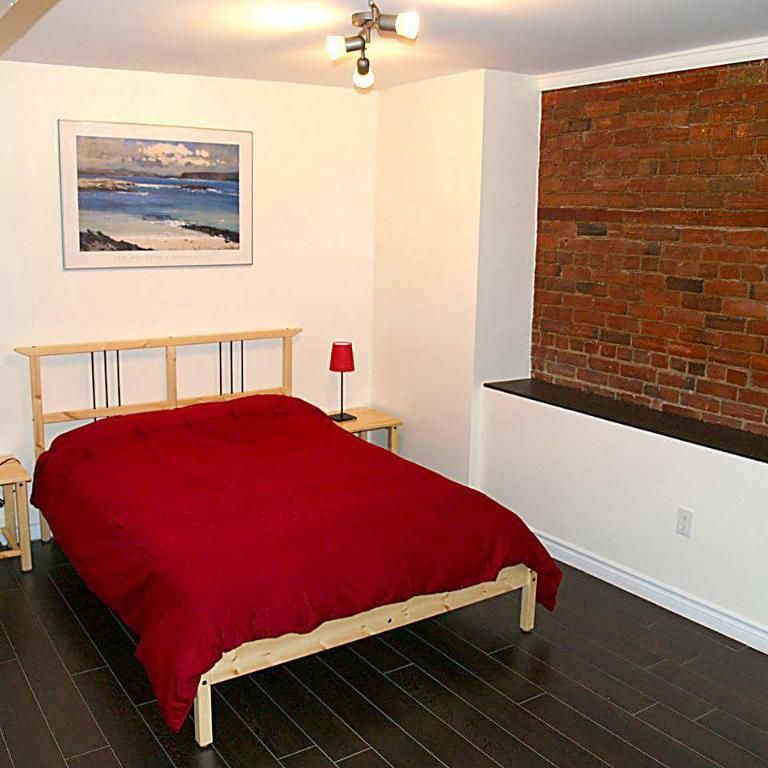 5minutes walking Sherbrooke metro station; furnished; all included - Photo 1