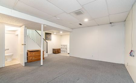 For Lease - 39 Courtleigh Square, Brampton, Ontario - Photo 3