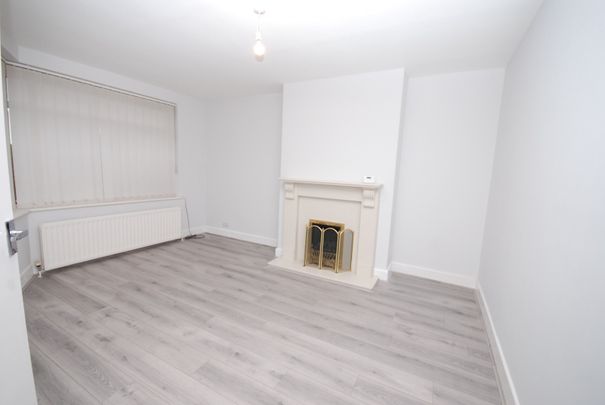 3 bed semi-detached house to rent in Halewood Avenue, Kenton, NE3 - Photo 1