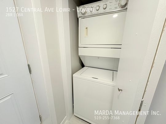 STYLISH NEWLY RENOVATED 2BEDROOM/1BATH LOWER UNIT+UTILITIES - Photo 1