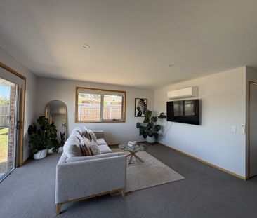 Feel at home, Living Here - Photo 1