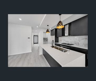 30 Foreshore Drive, Donnybrook, Vic 3064 - Photo 2