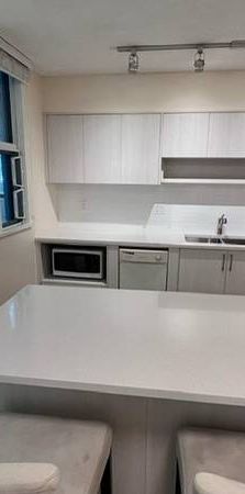 $2,200 / 1br - 1200ft2 - Spacious Unit for Rent – 5 mins Walk to Broad - Photo 1