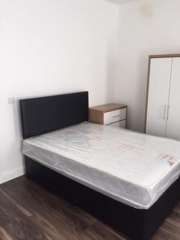 **student Property**, 20 Barry Street, Derry, BT48 7PJ - Photo 3