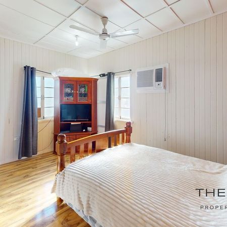 Comfortable High-Set Living - Photo 3