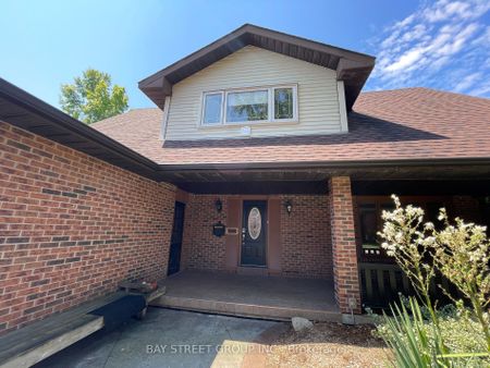 For Lease - 1412 Peerless Court, Oakville, Ontario - Photo 2