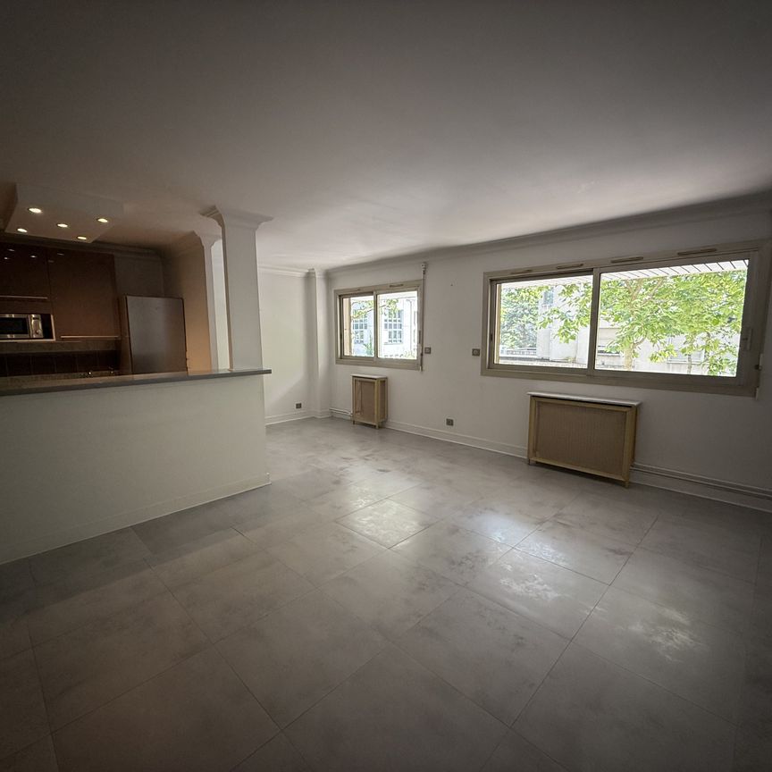 Location Appartement 3 pièces 79m² PARIS 16ème - Photo 1