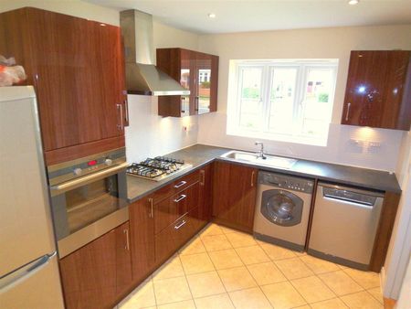 Cedar Close, Old Stratford, Milton Keynes, MK19 - Photo 4