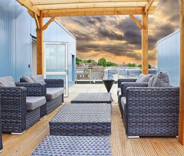 Large Studio - Photo 2