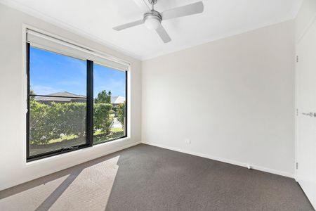 Charming Family Home in the Heart of Pimpama! - Photo 5