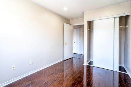 For Lease - 4975 Southampton Drive Unit# 344, Mississauga, Ontario - Photo 4