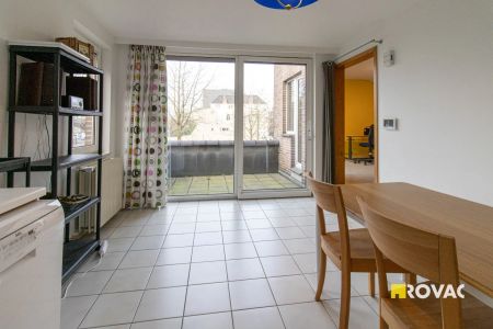 Ruim duplex appartement (+/- 106 m²) op de 1ste verdieping met terras in centrum van Izegem - Photo 5