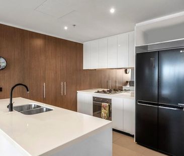 Modern 2-Bedroom Apartment - Photo 3