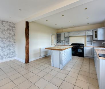 Upper Whittimere Farmhouse, Bobbington - Photo 6