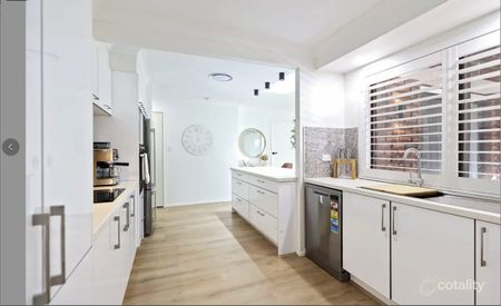 Renovated 3 bedroom Home - Photo 4