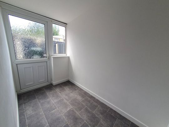 2 bed Terraced - To Let - Photo 1