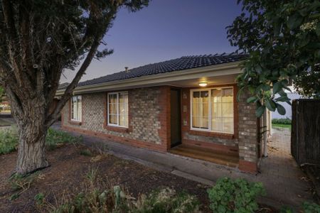 Charming and Convenient Living in South Plympton! - Photo 5