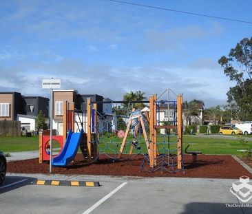 4 br Townhouses next door to Sunnybank Hills State School - Photo 2