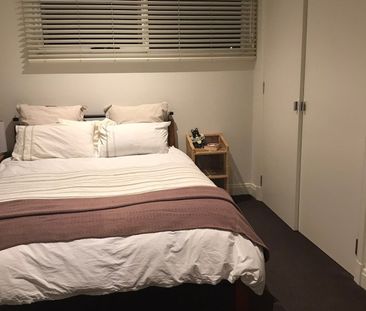 Caulfield South - Photo 6