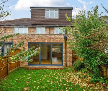 3 bedroom end of terrace house to rent - Photo 2