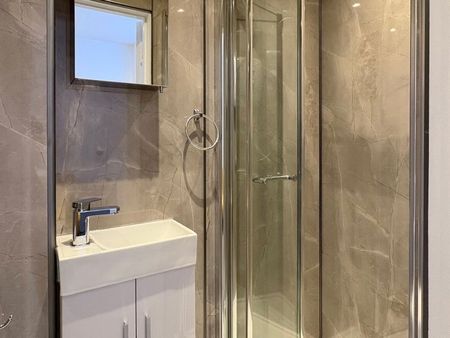 Studio Flat, Chichele Road, NW2 - Photo 4