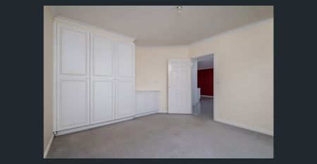 Modern Comfort in a Prime Hughesdale Location! - Photo 3