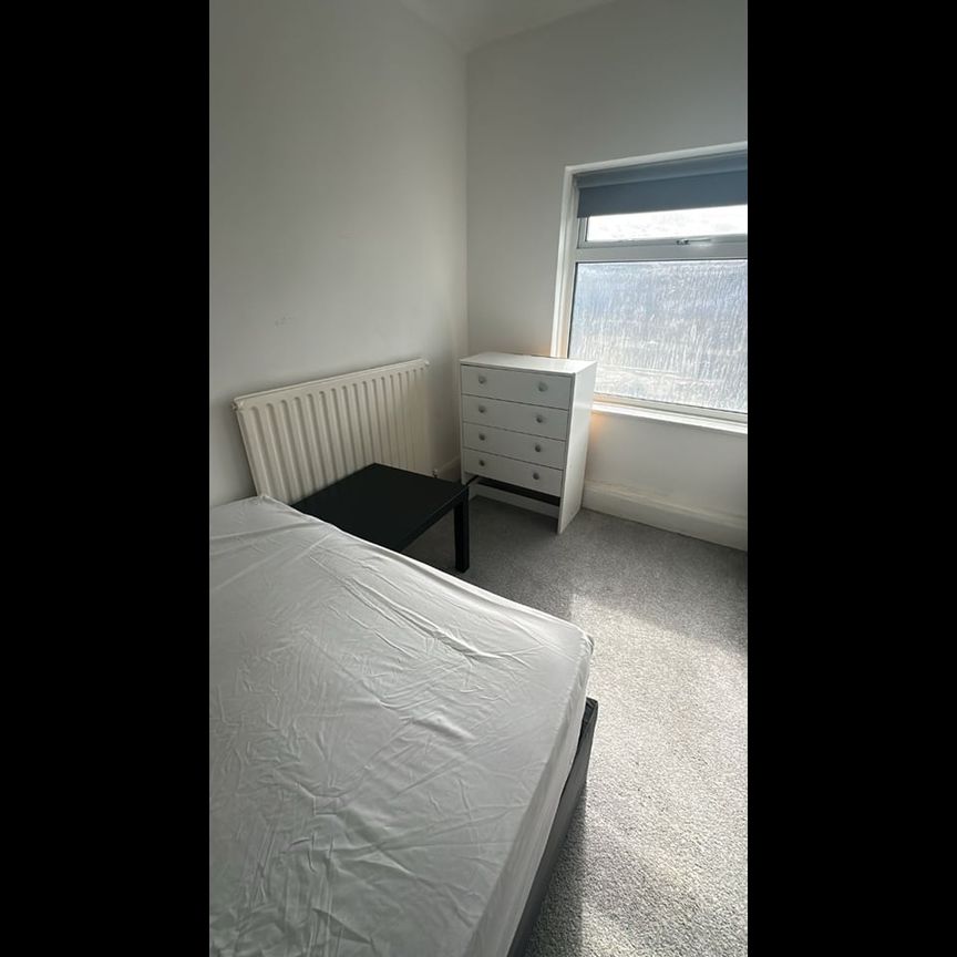 Room in a Shared House, Hendale Avenue, NW4 - Photo 1