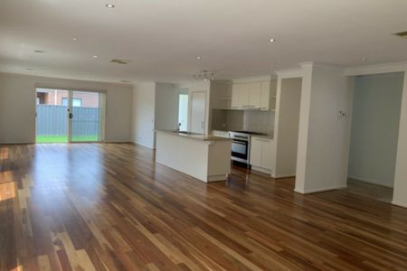 4 Hawkstone Road, Wyndham Vale VIC, Belconnen - Photo 4