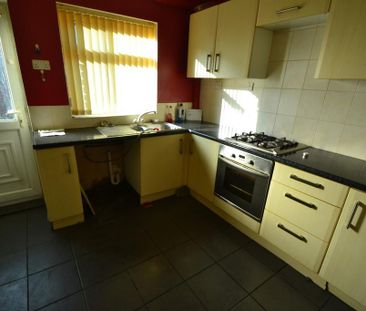 3 bedroom terraced house to rent - Photo 2