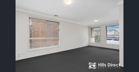 Large 4-Bedroom Family Home with Pool - Photo 5