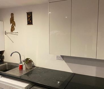 Studio Flat, Exeter Road, HA2 - Photo 3