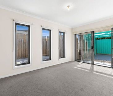 Perfect Penleigh - Photo 2