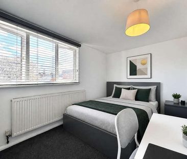 Grange Avenue, Reading, RG6 - Photo 1