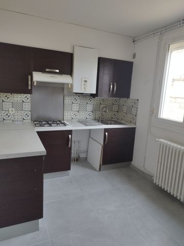 Location Maison 5 pièces 81m² CARCASSONNE 11000 - Photo 3