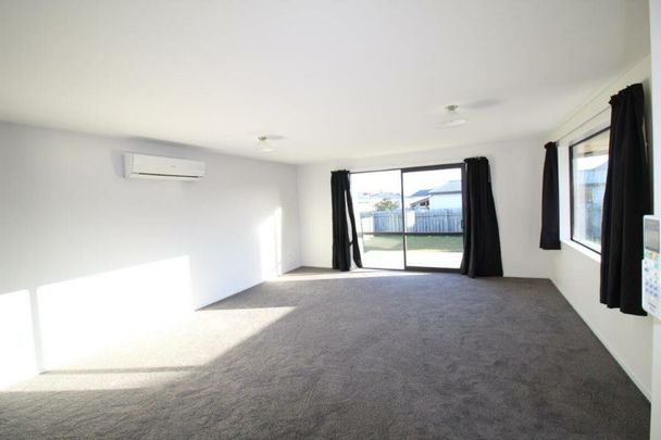 You Beauty - Photo 1