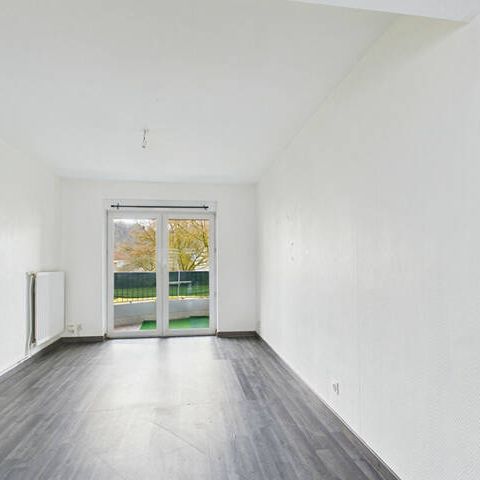 À LOUER à Forbach: Appartement F3 en RDC avec balcon et place de parking - Photo 1