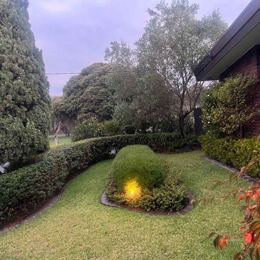 Coburg North - Photo 1