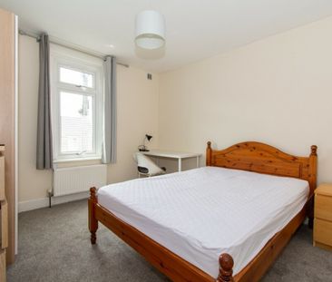 2 Bed Student Apartment on Kemp Road A - Photo 3