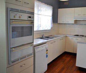 Family Comfort in a Prime St Marys Location! - Photo 5