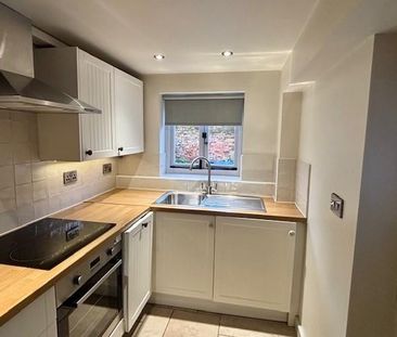 2 bedroom character property to rent - Photo 5