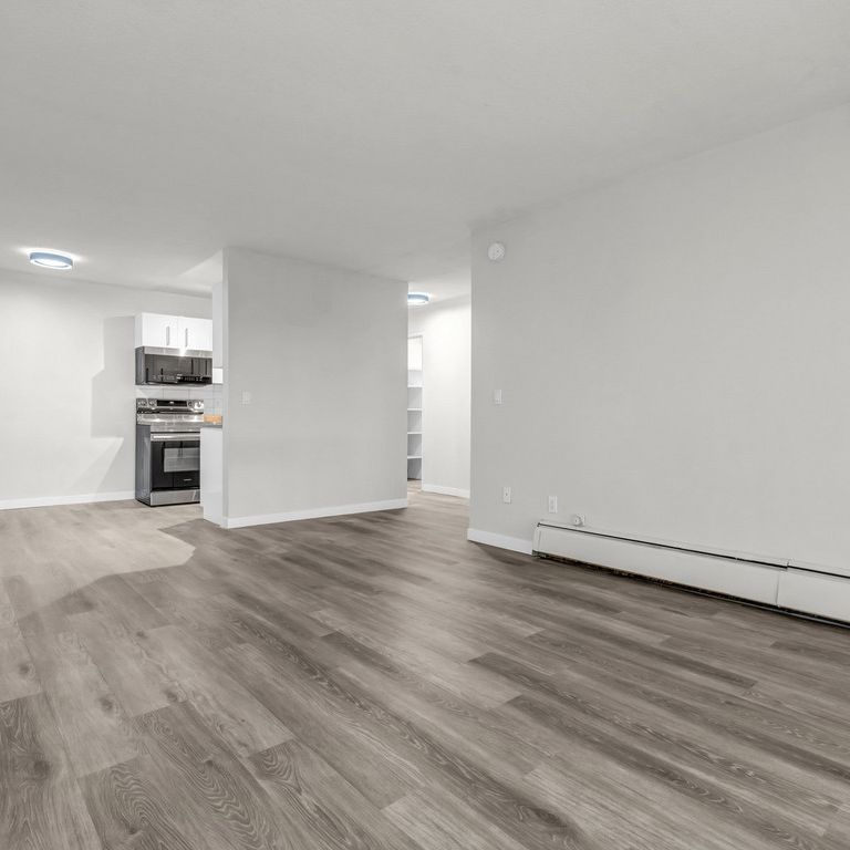 Cloverdale Apartments - Photo 1