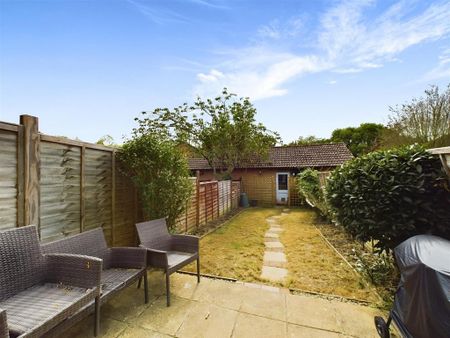 2 bedroom terraced house to rent - Photo 5