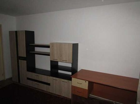 De inchiriat apartament 2 camere, decomandat, 44 mp, zona strazii Busteni - Photo 2
