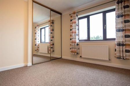 2 bedroom semi-detached house to rent - Photo 2