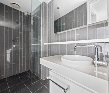 Stunning Two Bedroom Apartment with City Views! - Photo 5