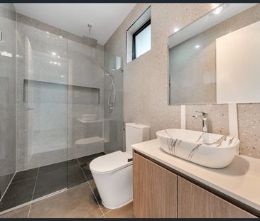 Brand New 2 Bedroom Granny Flat - Modern, Bright & Private! - Photo 6