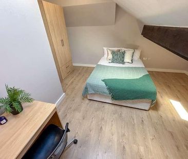 Esher Road, L6 - Photo 3