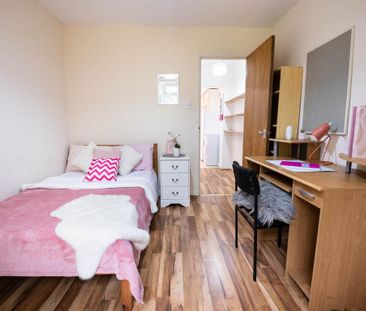 6 bedroom house to rent - Photo 3