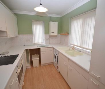 2 bedroom semi-detached house to rent - Photo 4
